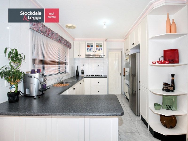 49 Arncliffe Boulevard, Greenvale VIC 3059