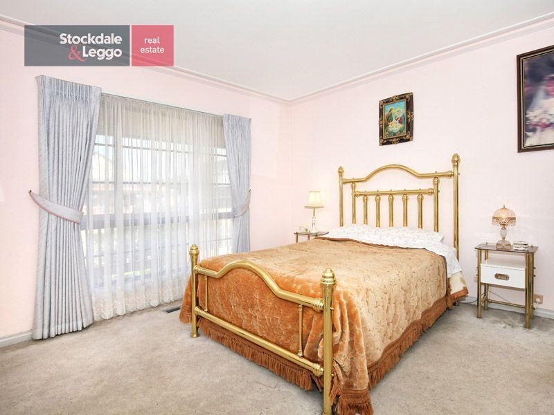 49 Arncliffe Boulevard, Greenvale VIC 3059