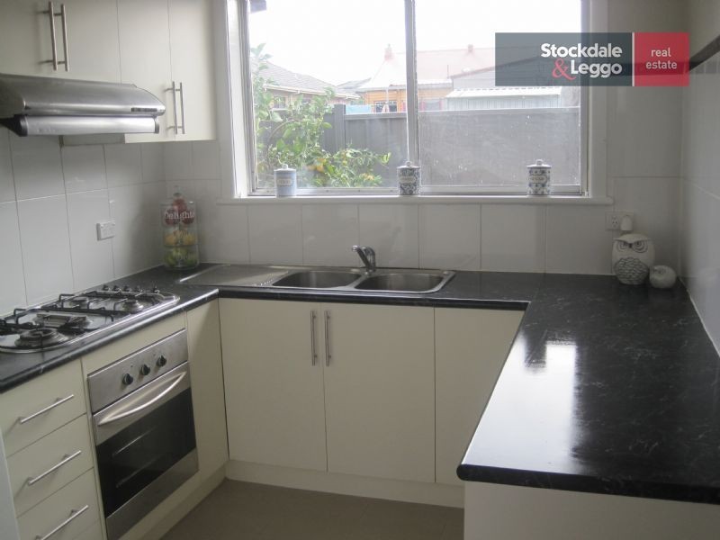 2/13 Arnold Court, Pascoe Vale VIC 3044