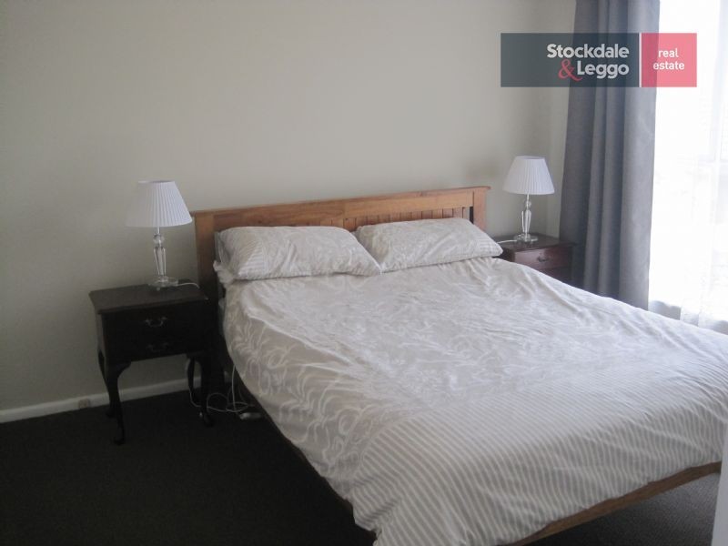 2/13 Arnold Court, Pascoe Vale VIC 3044