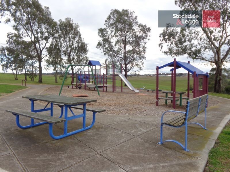 91 Erinbank Crescent, Westmeadows VIC 3049