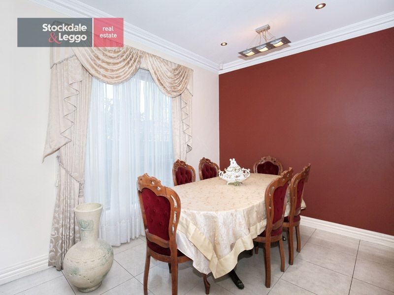 12 Ballybunion Avenue, Craigieburn VIC 3064