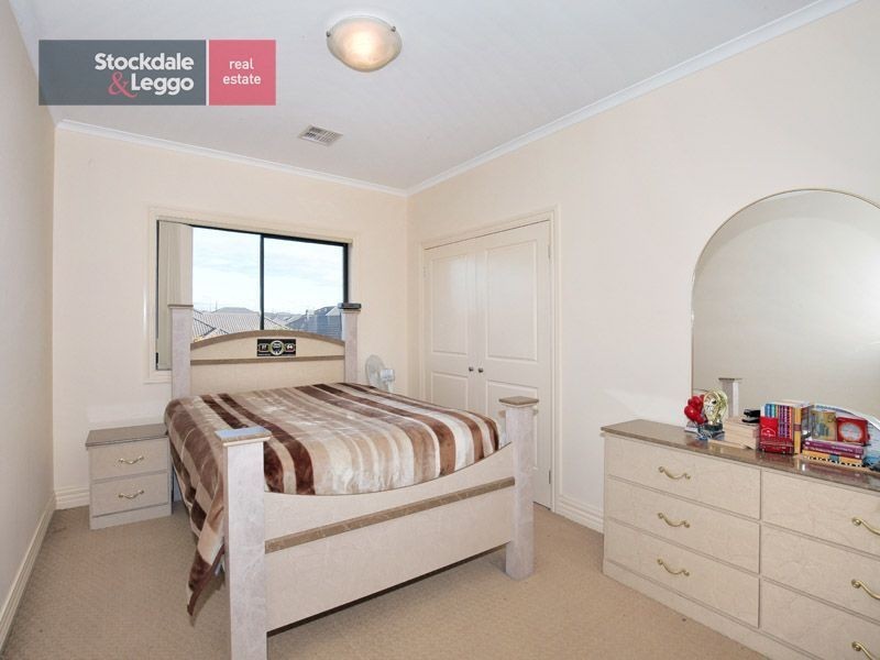 12 Ballybunion Avenue, Craigieburn VIC 3064