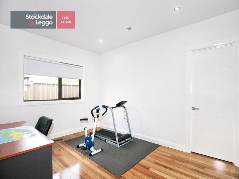 35 Trumpington Terrace, Attwood VIC 3049