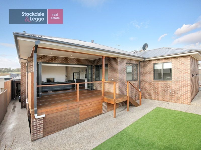 35 Trumpington Terrace, Attwood VIC 3049