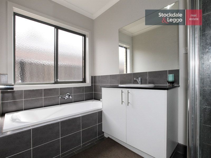 5 Wattletree Street, Craigieburn VIC 3064