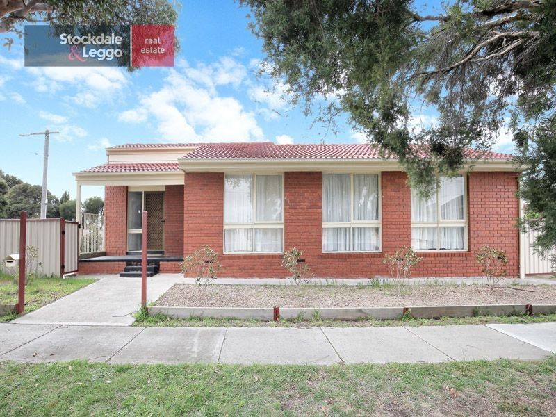 2 Elray Court, Tullamarine VIC 3043