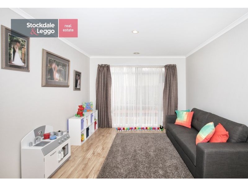 22 Severn Court, Roxburgh Park VIC 3064