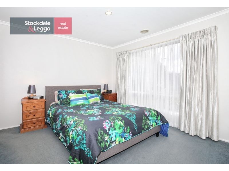 22 Severn Court, Roxburgh Park VIC 3064