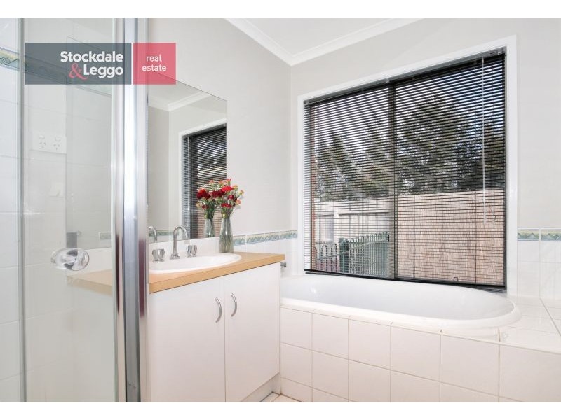 22 Severn Court, Roxburgh Park VIC 3064