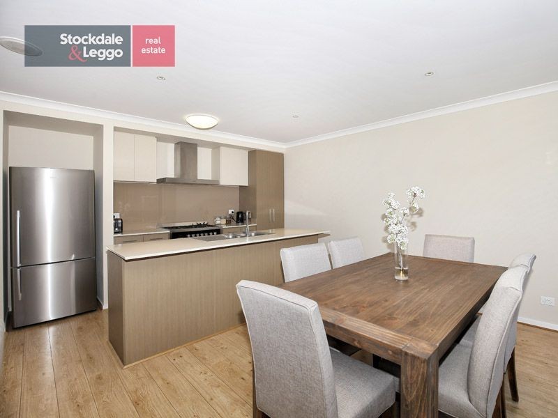 122 Moor Park Drive, Craigieburn VIC 3064
