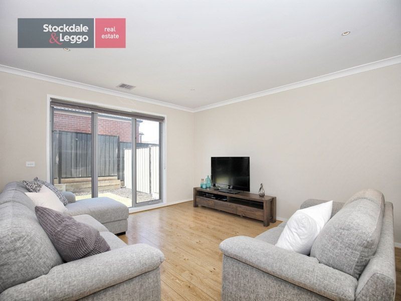 122 Moor Park Drive, Craigieburn VIC 3064