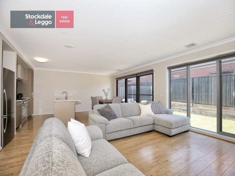 122 Moor Park Drive, Craigieburn VIC 3064