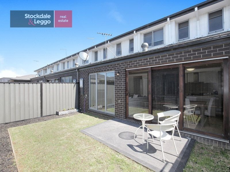 122 Moor Park Drive, Craigieburn VIC 3064