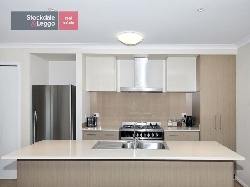 122 Moor Park Drive, Craigieburn VIC 3064