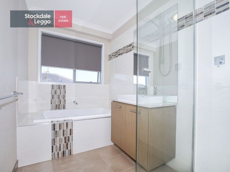 122 Moor Park Drive, Craigieburn VIC 3064
