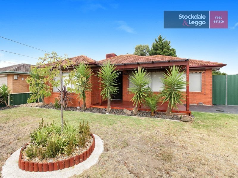 126 South Circular Road, Gladstone Park VIC 3043