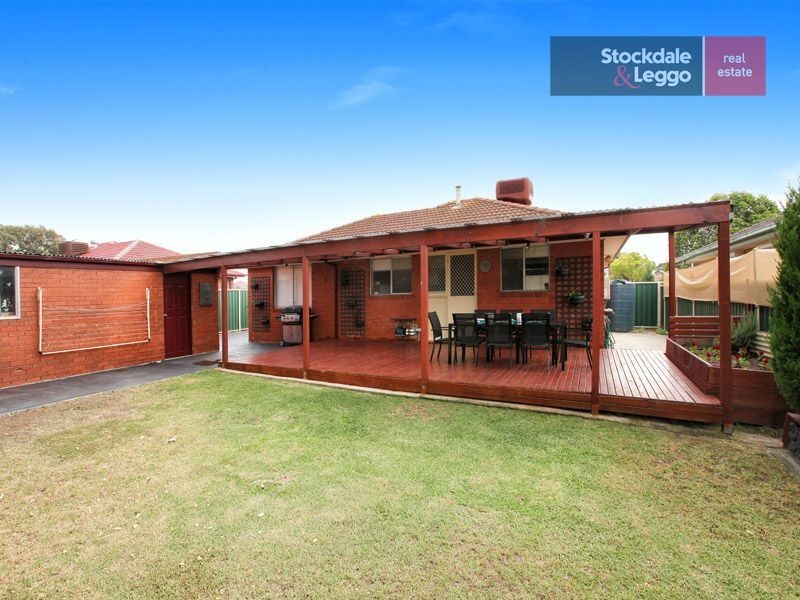 126 South Circular Road, Gladstone Park VIC 3043