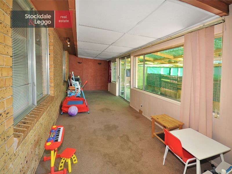 29 Henley Drive, Gladstone Park VIC 3043