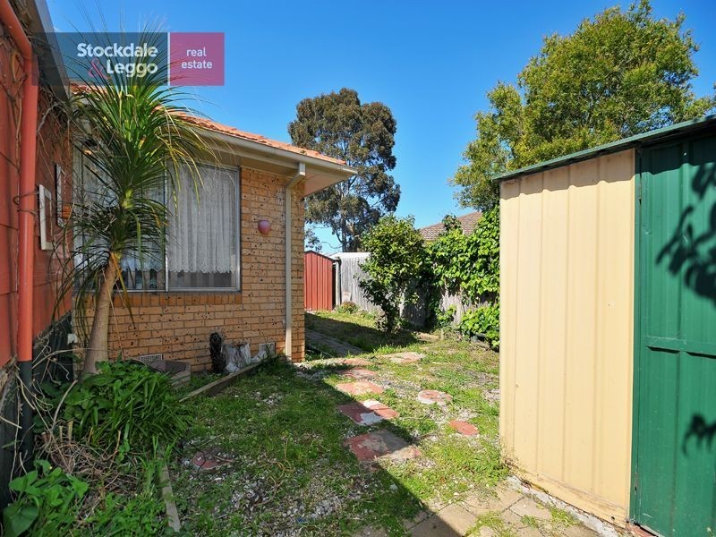 29 Henley Drive, Gladstone Park VIC 3043