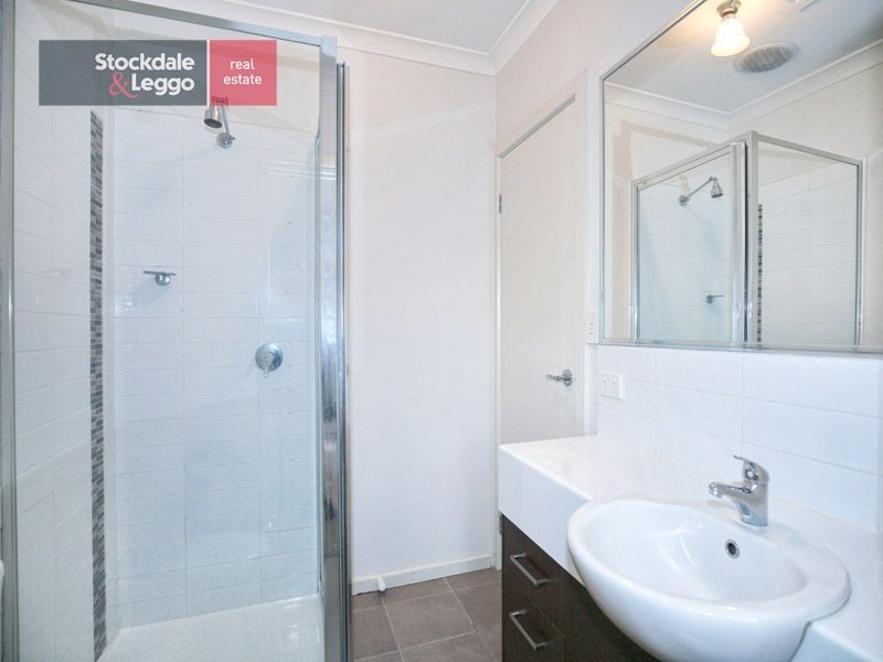 2/52 Waratah Avenue, Tullamarine VIC 3043