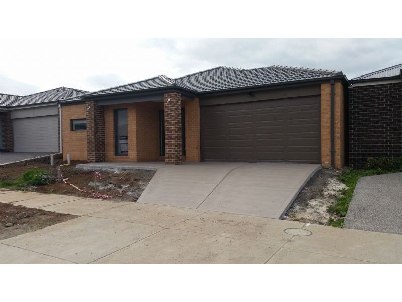 4 Oak Leaf Street, Greenvale VIC 3059