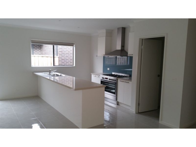 4 Oak Leaf Street, Greenvale VIC 3059