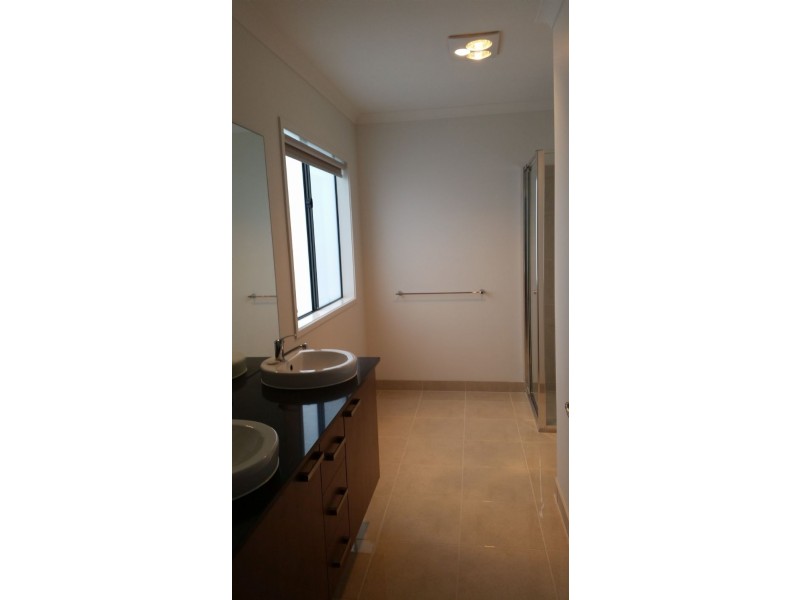 4 Oak Leaf Street, Greenvale VIC 3059