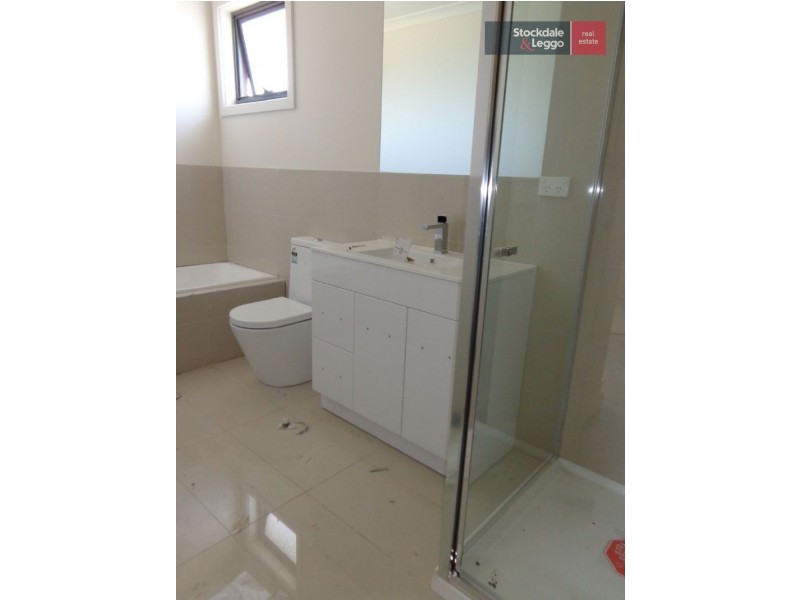 1/4 Avion Place, Westmeadows VIC 3049