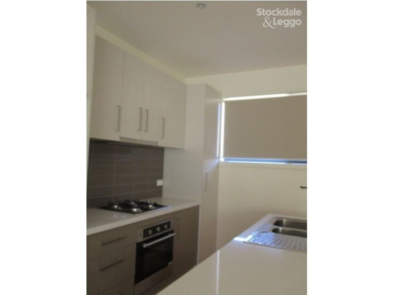 2/4 Avion Place, Westmeadows VIC 3049