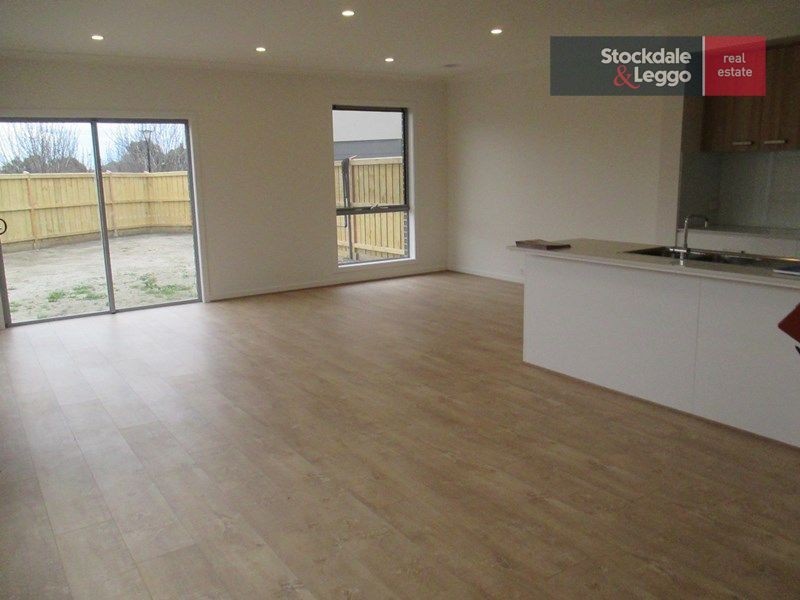 64 Bayano Way, Craigieburn VIC 3064