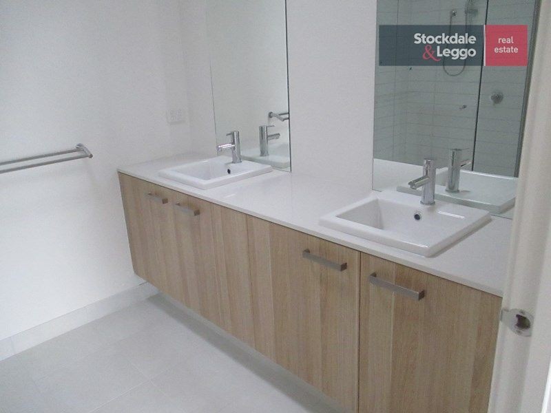 64 Bayano Way, Craigieburn VIC 3064