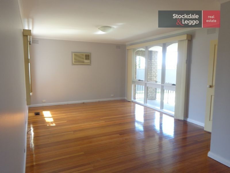 6 Leura Court, Gladstone Park VIC 3043