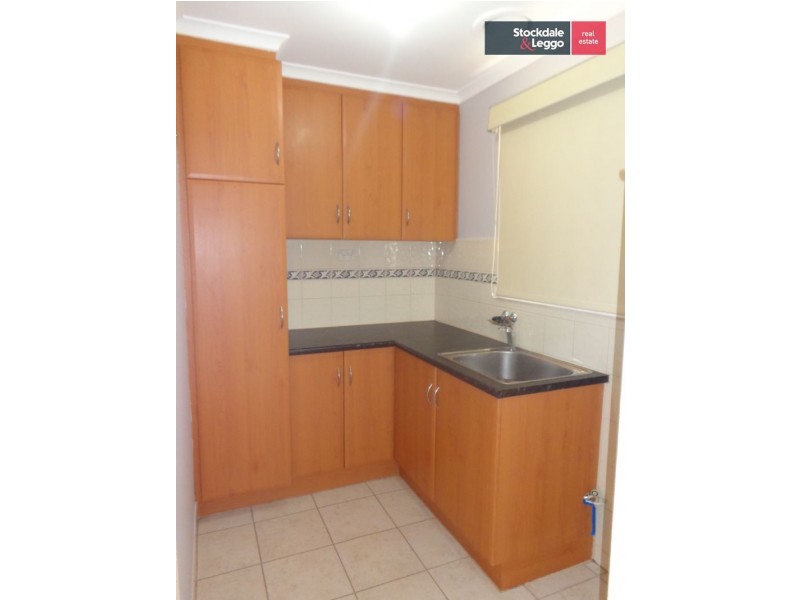 6 Leura Court, Gladstone Park VIC 3043