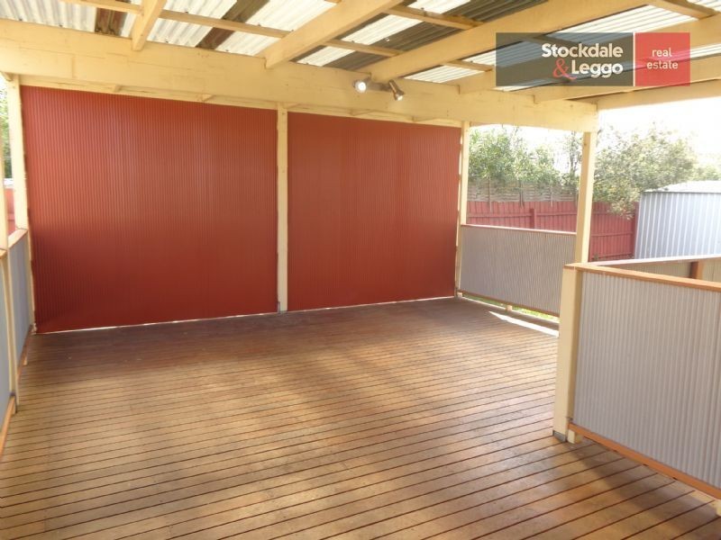 6 Leura Court, Gladstone Park VIC 3043