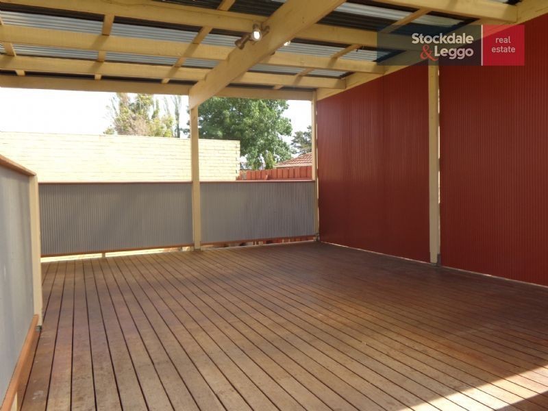 6 Leura Court, Gladstone Park VIC 3043