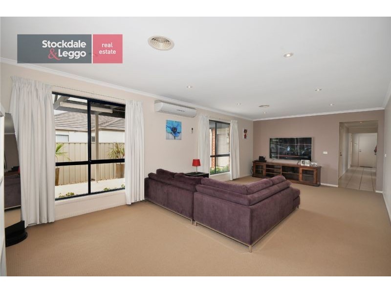 10 Eastwood Place, Craigieburn VIC 3064