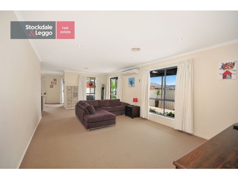 10 Eastwood Place, Craigieburn VIC 3064