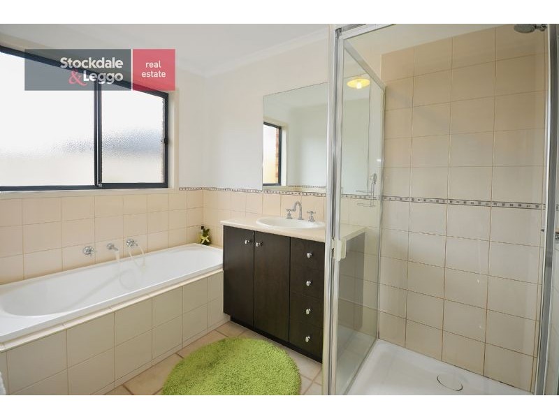 10 Eastwood Place, Craigieburn VIC 3064