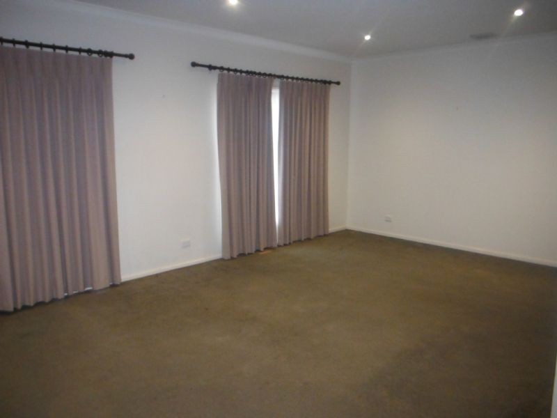 46 Royal Terrace, Craigieburn VIC 3064