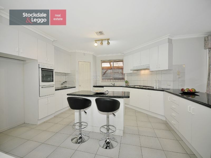 19 Mossgiel Avenue, Greenvale VIC 3059