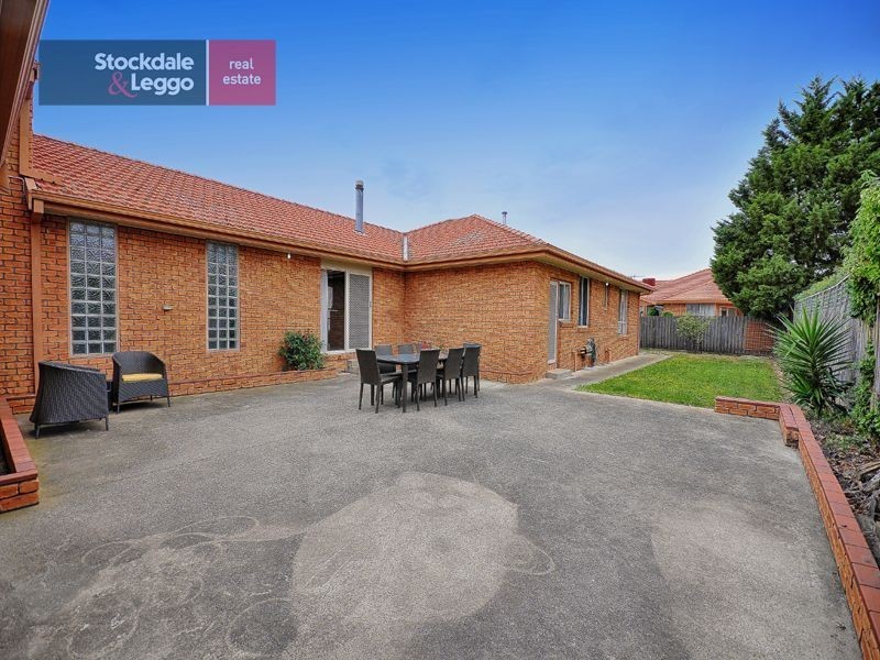 19 Mossgiel Avenue, Greenvale VIC 3059