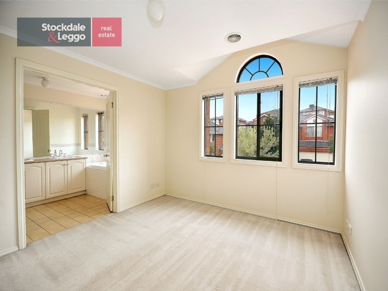 34 The Crest, Attwood VIC 3049