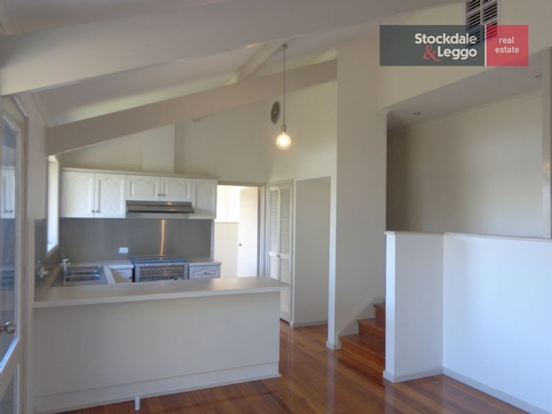 29 Nigel Crescent, Gladstone Park VIC 3043