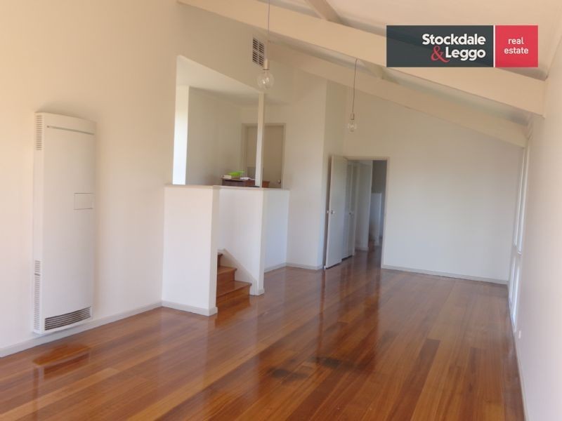 29 Nigel Crescent, Gladstone Park VIC 3043