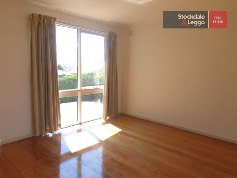 29 Nigel Crescent, Gladstone Park VIC 3043