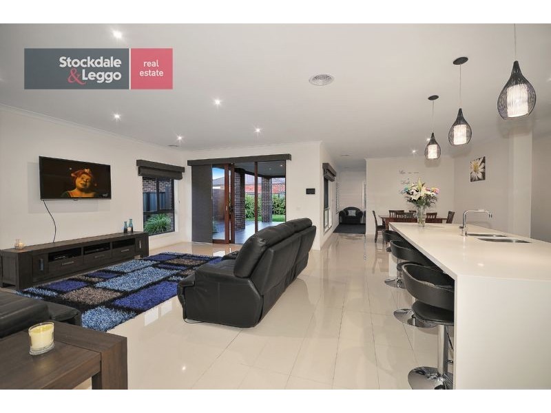 21 Featherpark Way, Craigieburn VIC 3064