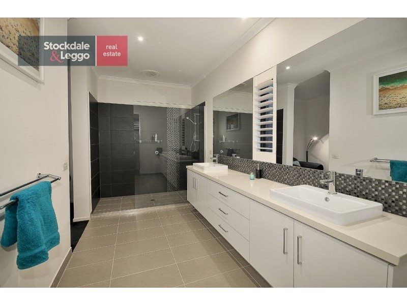 21 Featherpark Way, Craigieburn VIC 3064