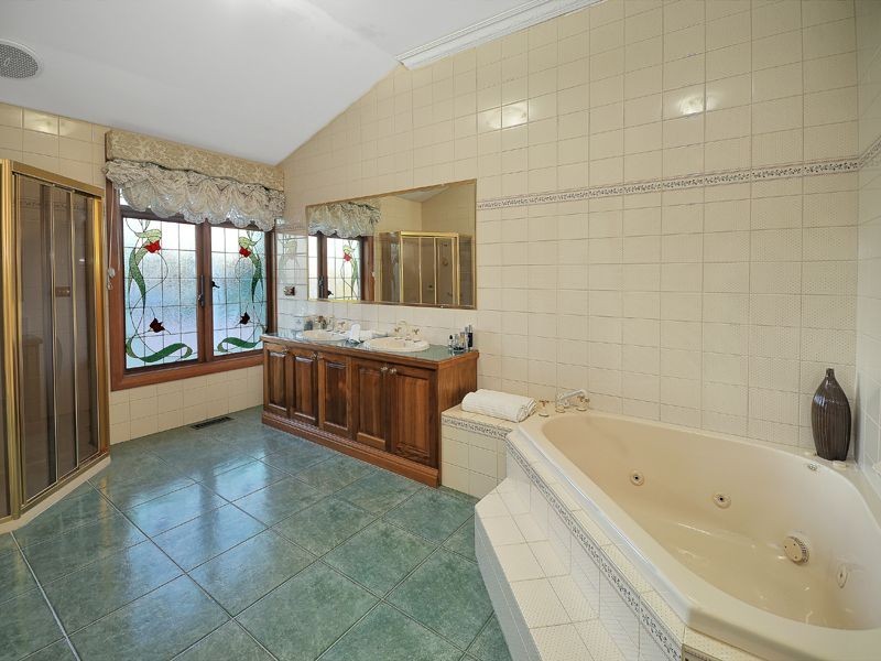 12 Inverness Mews, Greenvale VIC 3059