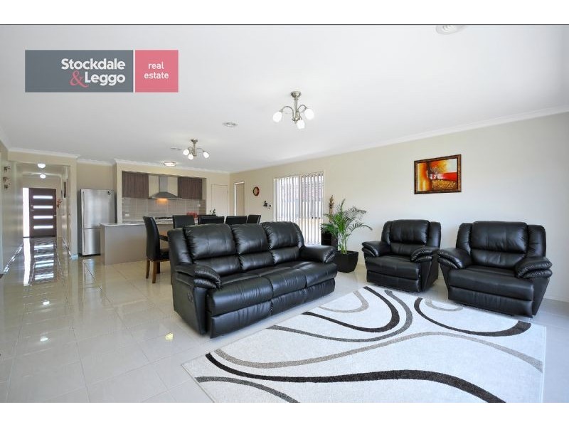 22 Eminence Way, Craigieburn VIC 3064